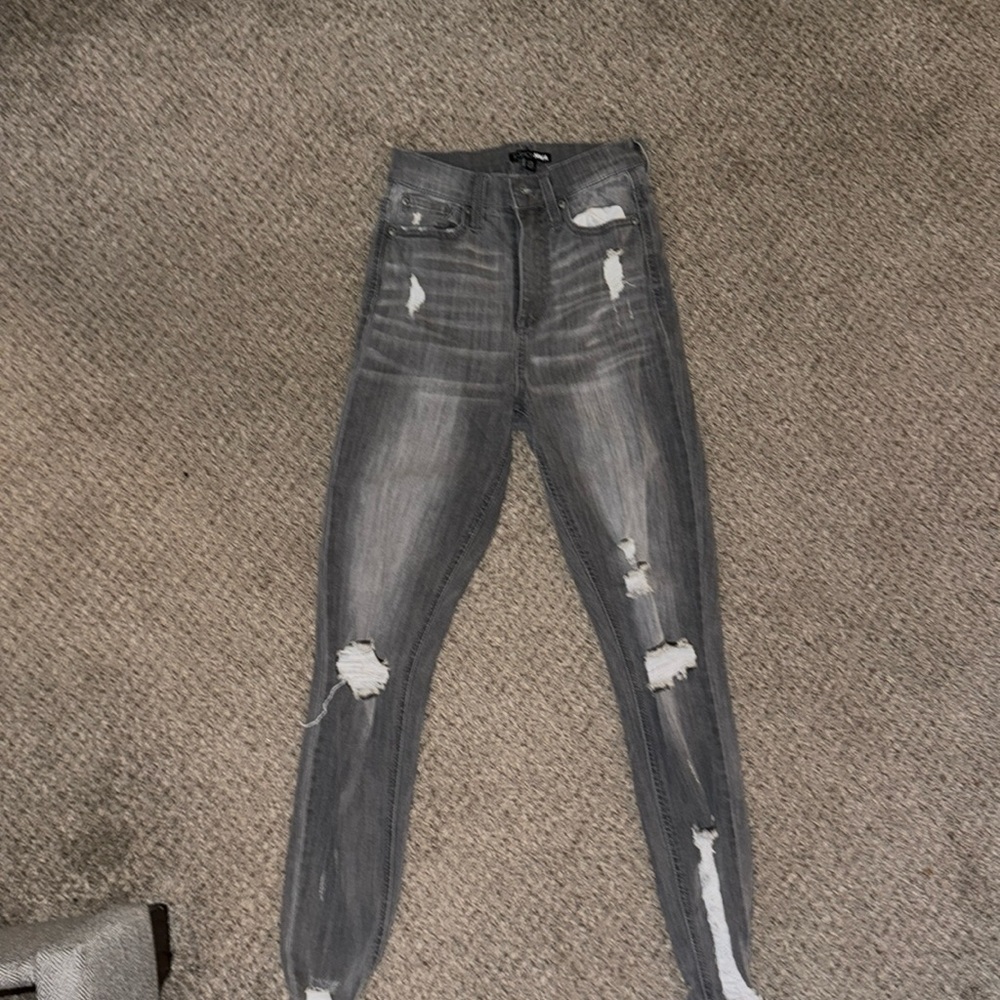 Distressed fashion nova jeans, super stretchy size 25
